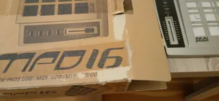 Akai MPD16 Controladora MIDI