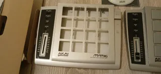 Akai MPD16 Controladora MIDI