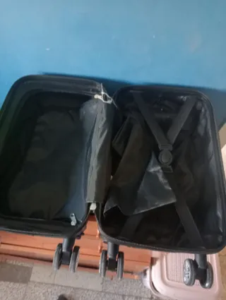 Maleta negra con ruedas