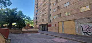 Local comercial en venta en Parque Palomar – Bombarda en Zaragoza