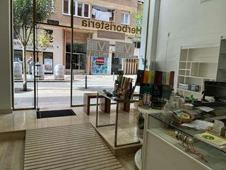 Local comercial en venta en Castilla - Hermida en Santander