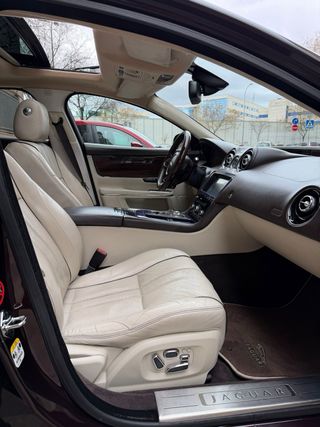 Jaguar XJ 3.0D 275cv Portfolio 2010