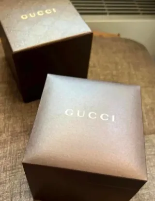 Orologio Gucci con cinturino a righe