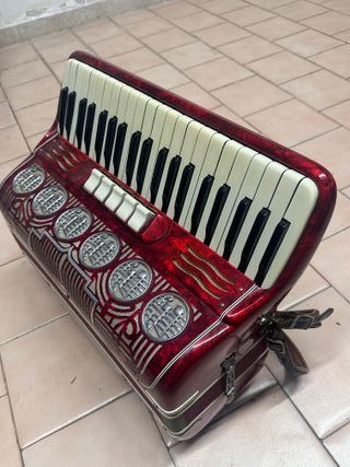 Fisarmonica Paolo Soprani Rossa