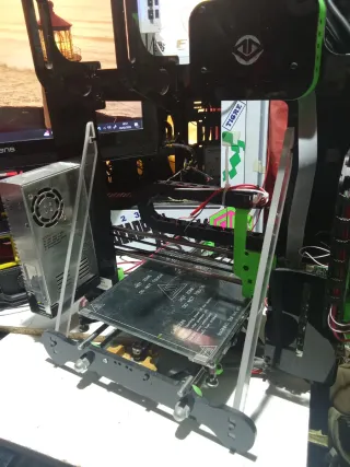 Impresora 3D Negra y Verde