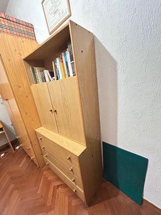 Armario de madera pino