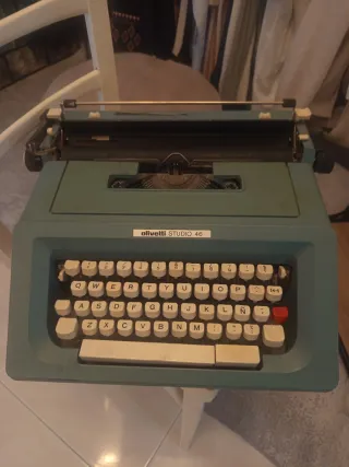 Máquina de escribir Olivetti Studio 46