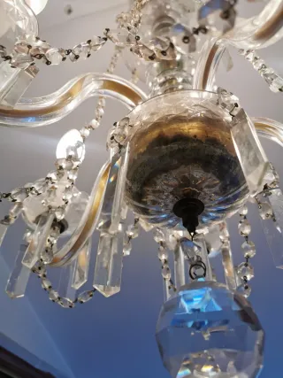 Lámpara de araña de cristal dorada