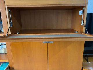 Mueble de comedor madera y cristal