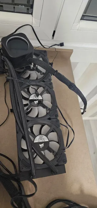 Corsair H150i Elite LCD Refrigeración Líquida