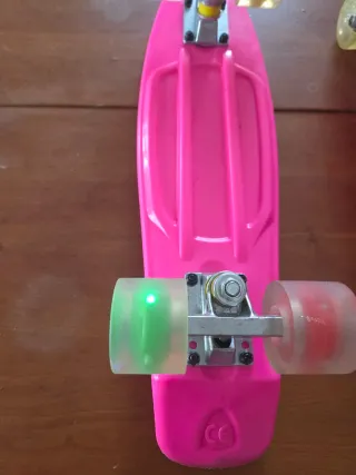 2 Monopattini e 2 Casco Rosa