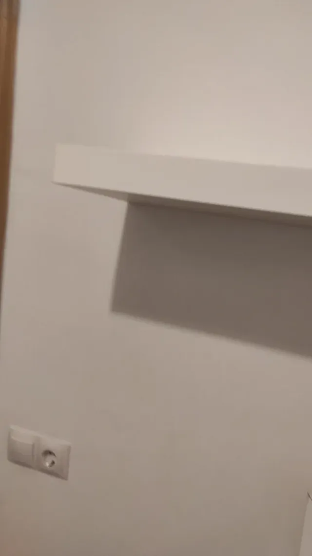 Estantería blanca de madera