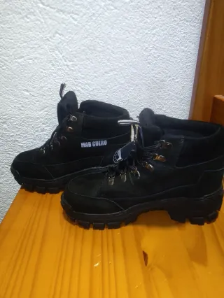 Botas nuevas he has de cuero real antideslizantes.