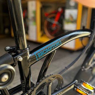 Brompton Eléctrica Ocasión M6L Negra