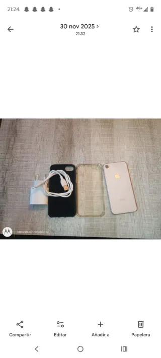 iPhone 8 con caricatore e custodia