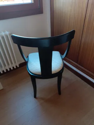 Silla de comedor negra y beige