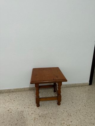 Mesa auxiliar color marron