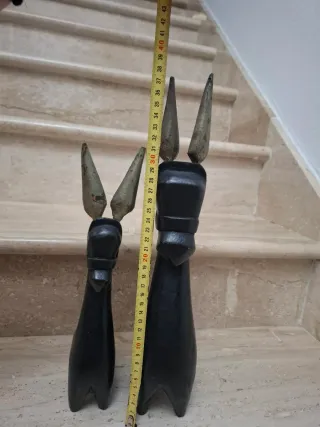 2 Figuras Decorativas Caballo Negro y Dorado