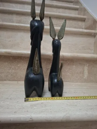 2 Figuras Decorativas Caballo Negro y Dorado