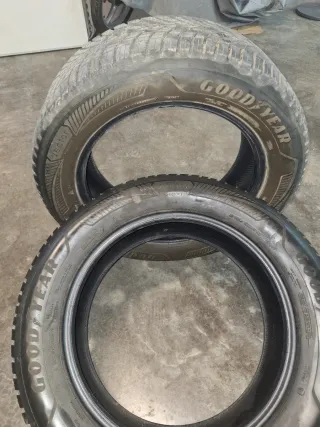 2 Neumáticos Goodyear 215/60 R17 100H 4 Estaciones