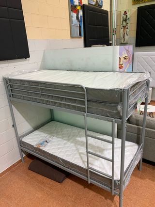 Litera metálica gris