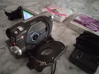 VIDEOCAMARA PANASONIC VDR-D150 CON ACCESORIOS