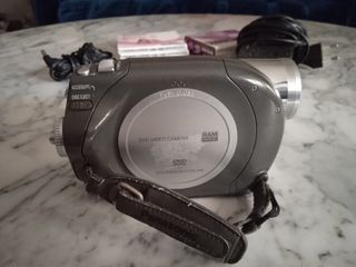 VIDEOCAMARA PANASONIC VDR-D150 CON ACCESORIOS