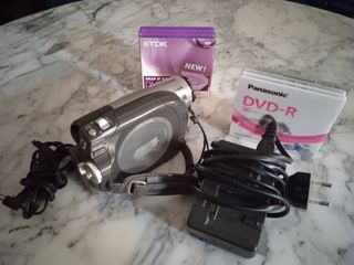 VIDEOCAMARA PANASONIC VDR-D150 CON ACCESORIOS