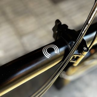 Brompton C-Line Explore M12L Negra 2026