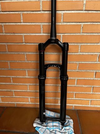 ROCKSHOX LYRIK 160mm Boost 29” suspens 15x110 EMTB