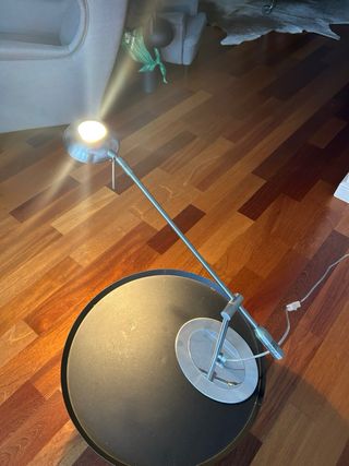 Lámpara de escritorio moderna metal