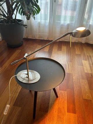 Lámpara de escritorio moderna metal