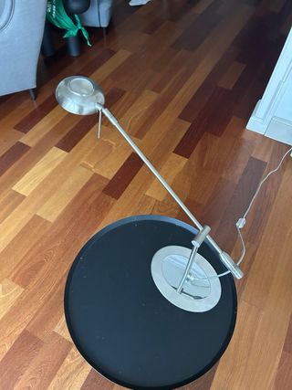 Lámpara de escritorio moderna metal