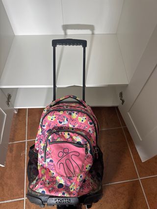 Mochila escolar con compartimentos