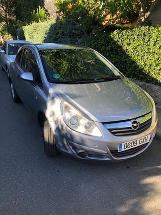 Opel Corsa Essentia 2010