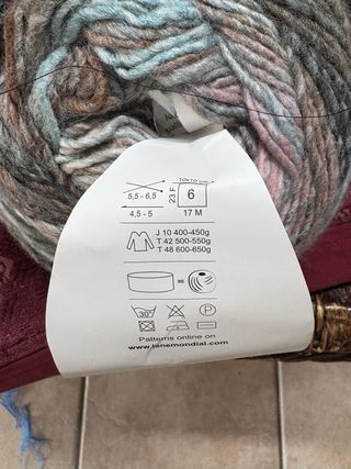 2 gomitoloni da 200g. Info nelle foto