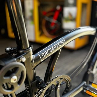 Brompton c-Line Explore H12L Negra