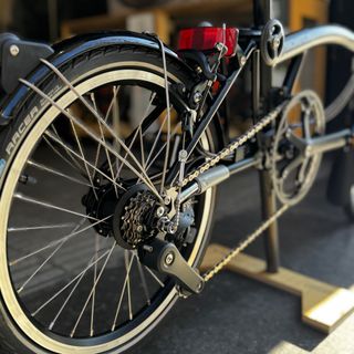 Brompton c-Line Explore H12L Negra