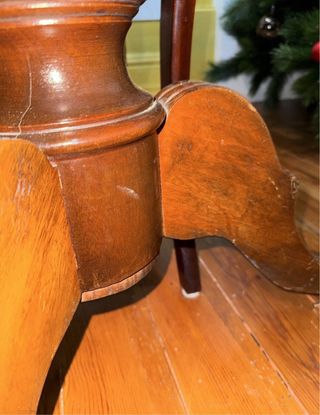 Mesa de jantar em madeira 90x180cm bastante usada