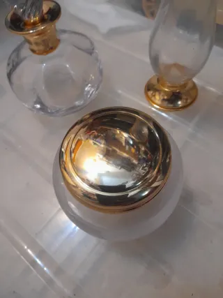 Juego de tocador de cristal dorado