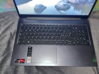 Lenovo IdeaPad Slim 3 PC Portatile