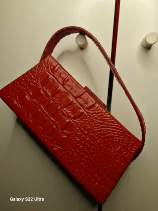 Collana lunga con cerchi rossi e oro