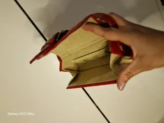 Collana lunga con cerchi rossi e oro