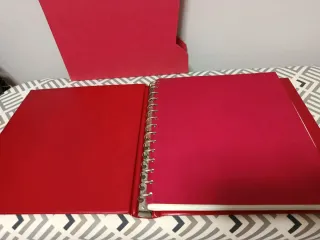 Álbum de Sellos color Rojo