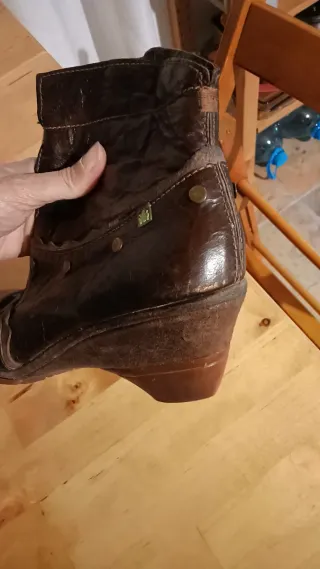 Botines de piel marrones