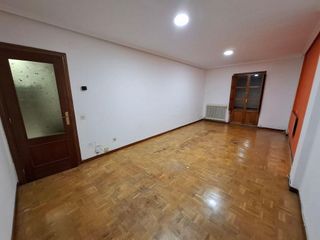 Piso en alquiler en Casco Antiguo en León