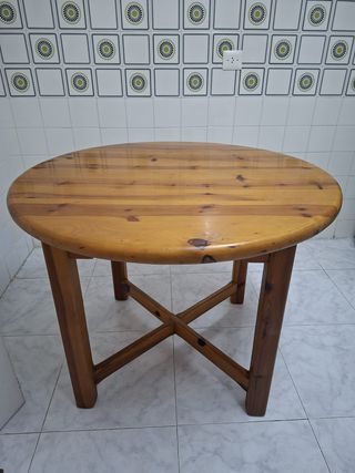 Mesa redonda de madera maciza