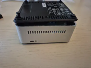 Intel NUC Mini Server