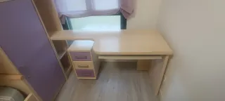 Literas, cama supletoria, armario y escritorio.