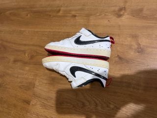 Zapatillas Nike Blancas y Rojas